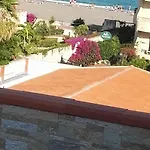 Candida Daire Giardini Naxos